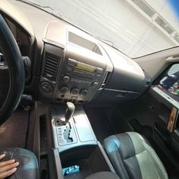 2005 Nissan Titan XE photo