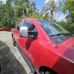 2005 Nissan Titan XE photo