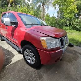 2005 Nissan Titan XE photo