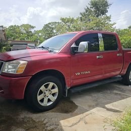 2005 Nissan Titan XE photo