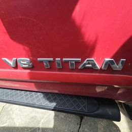 2005 Nissan Titan XE photo