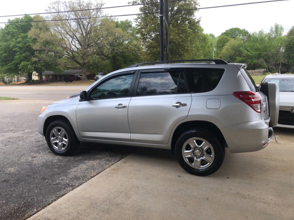 2011 Toyota RAV4 photo