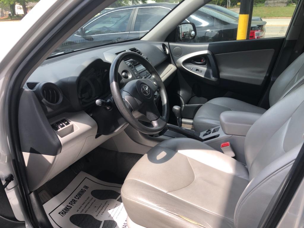 2011 Toyota RAV4 photo