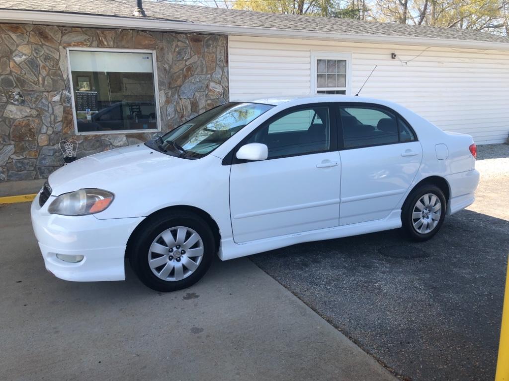 2005 Toyota Corolla CE photo