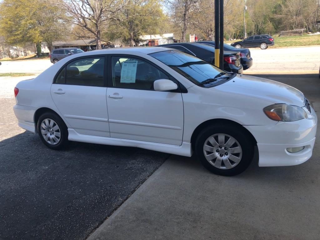2005 Toyota Corolla CE photo