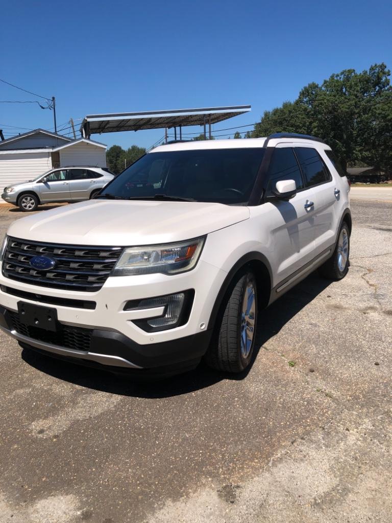2017 Ford Explorer - $15,995