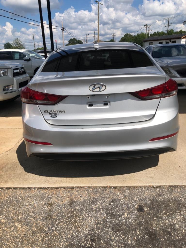 2018 Hyundai Elantra - $9,500