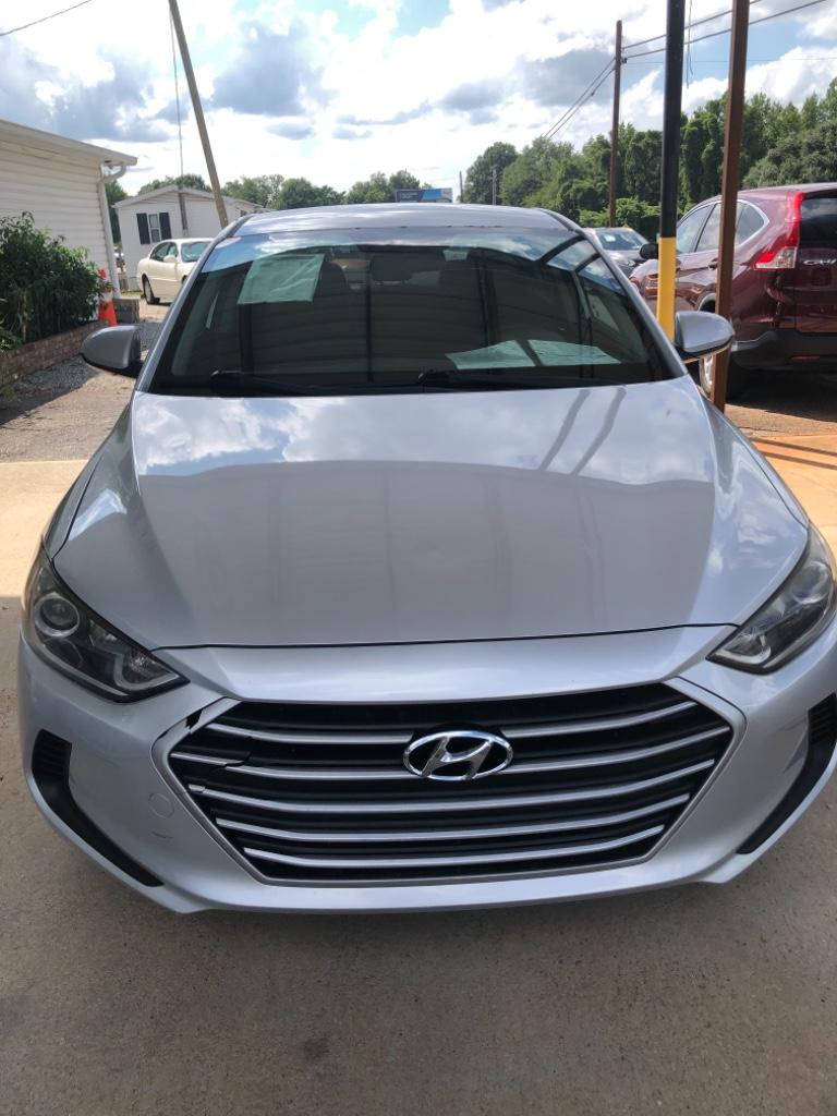 2018 Hyundai Elantra - $9,500
