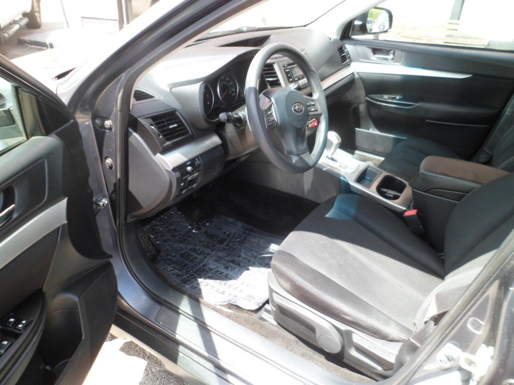 2014 Subaru Outback 2.5i photo