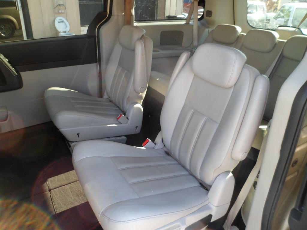 2010 Dodge Grand Caravan SXT photo