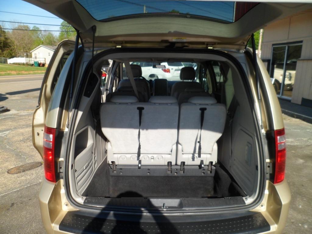 2010 Dodge Grand Caravan SXT photo