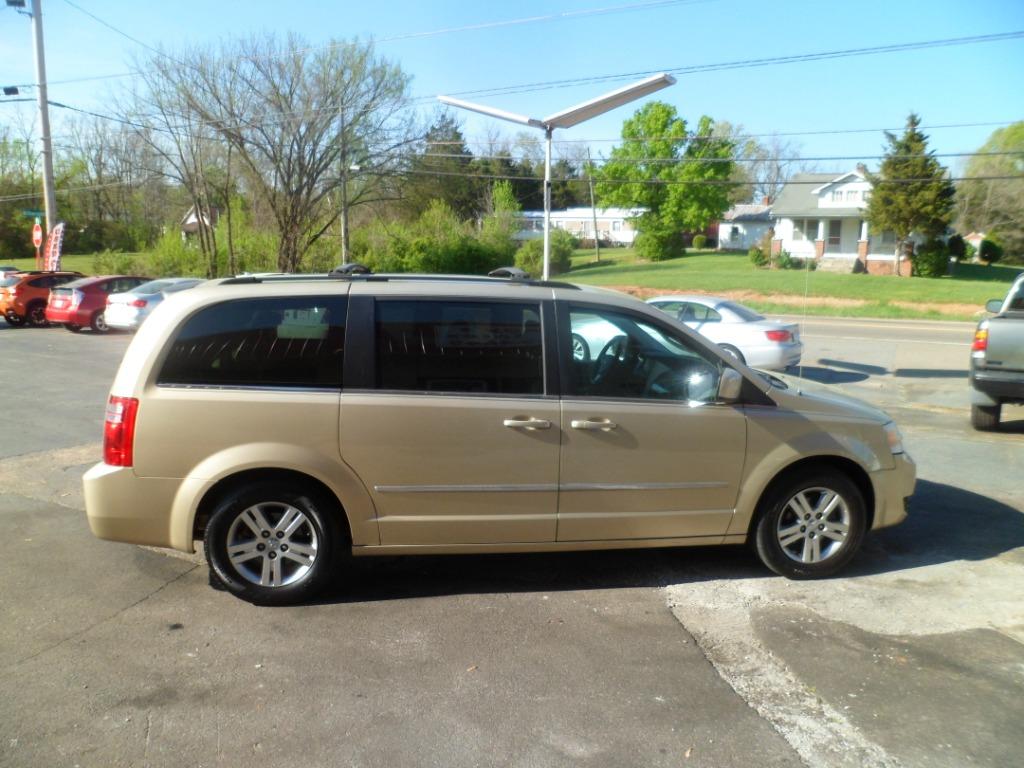 2010 Dodge Grand Caravan SXT photo