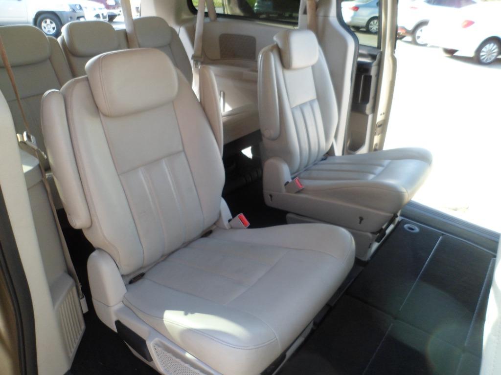 2010 Dodge Grand Caravan SXT photo