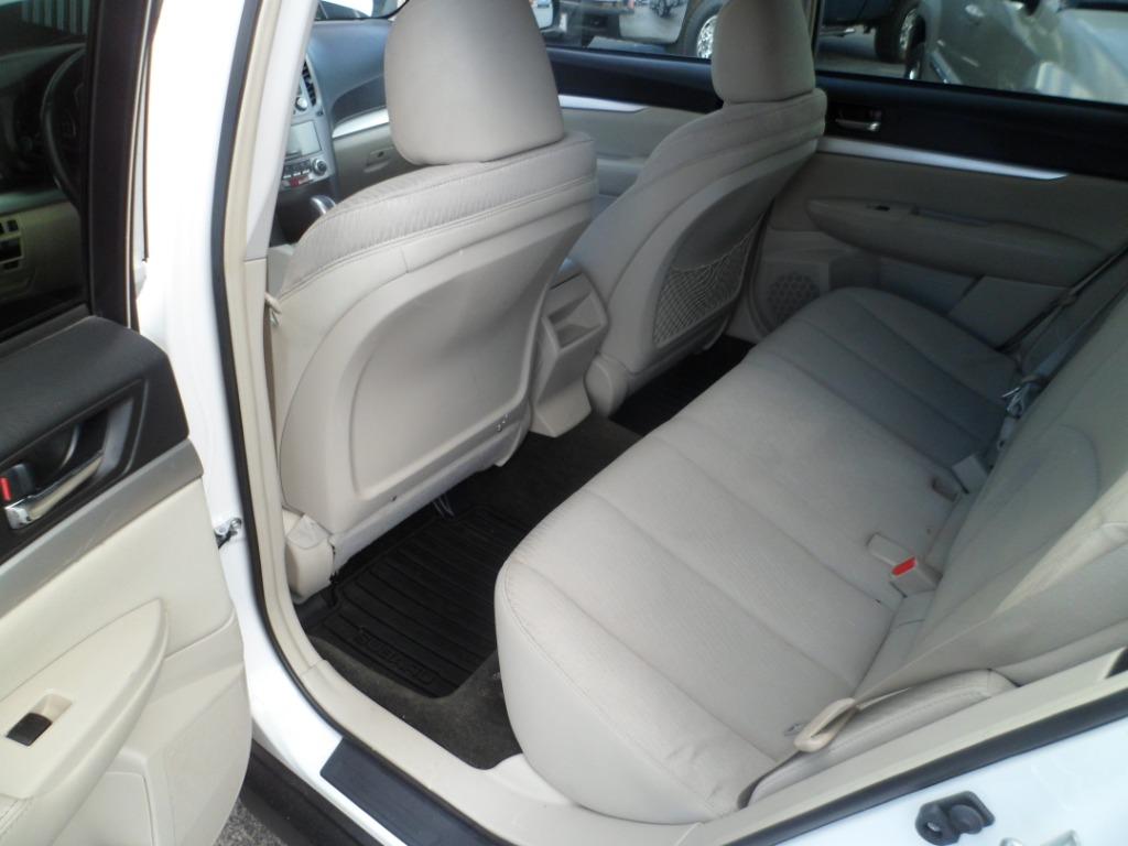2012 Subaru Outback 2.5i Premium photo