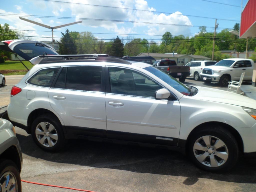 2012 Subaru Outback 2.5i Premium photo