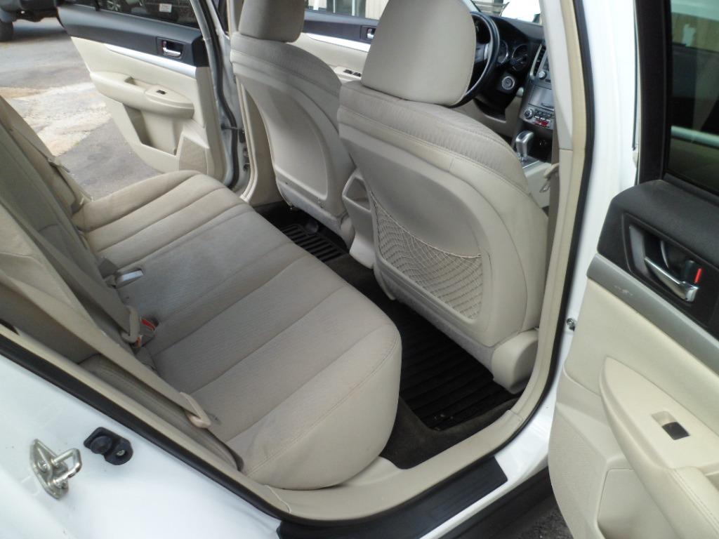 2012 Subaru Outback 2.5i Premium photo