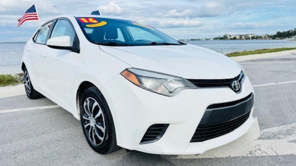 2016 Toyota Corolla LE photo