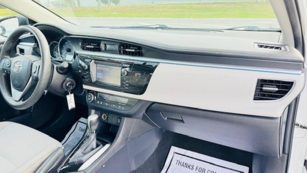 2016 Toyota Corolla LE photo