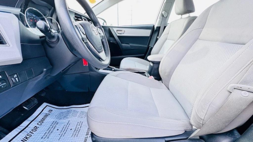 2016 Toyota Corolla LE photo