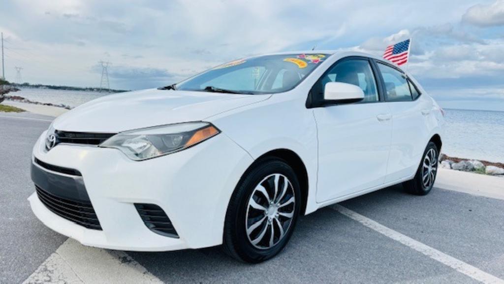 2016 Toyota Corolla LE photo