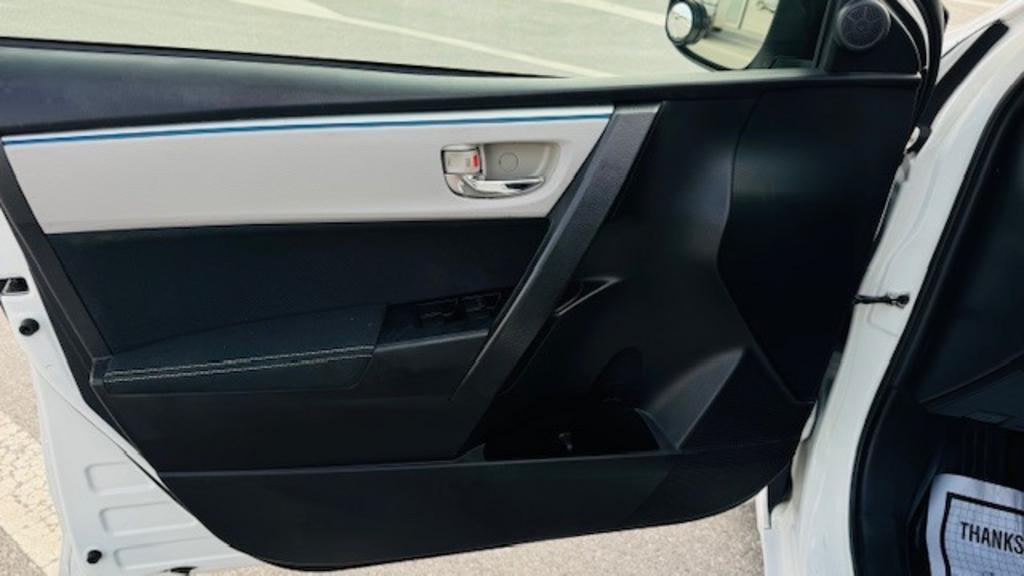 2016 Toyota Corolla LE photo