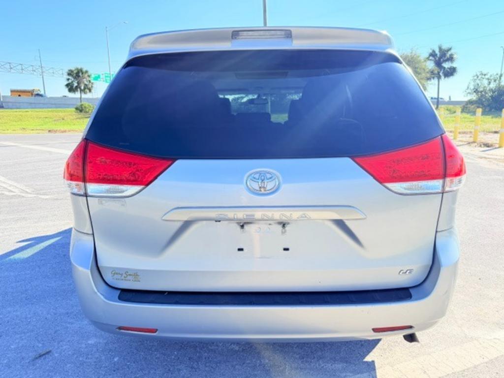 2013 Toyota Sienna - $9,995