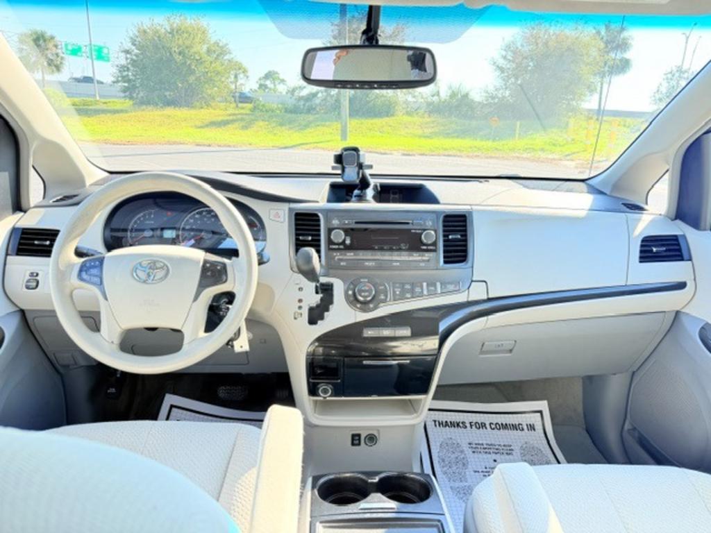 2013 Toyota Sienna - $9,995