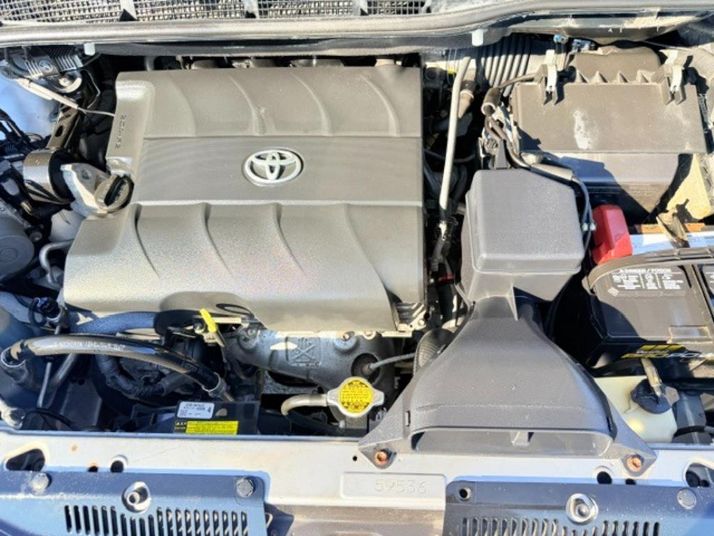 2013 Toyota Sienna - $9,995