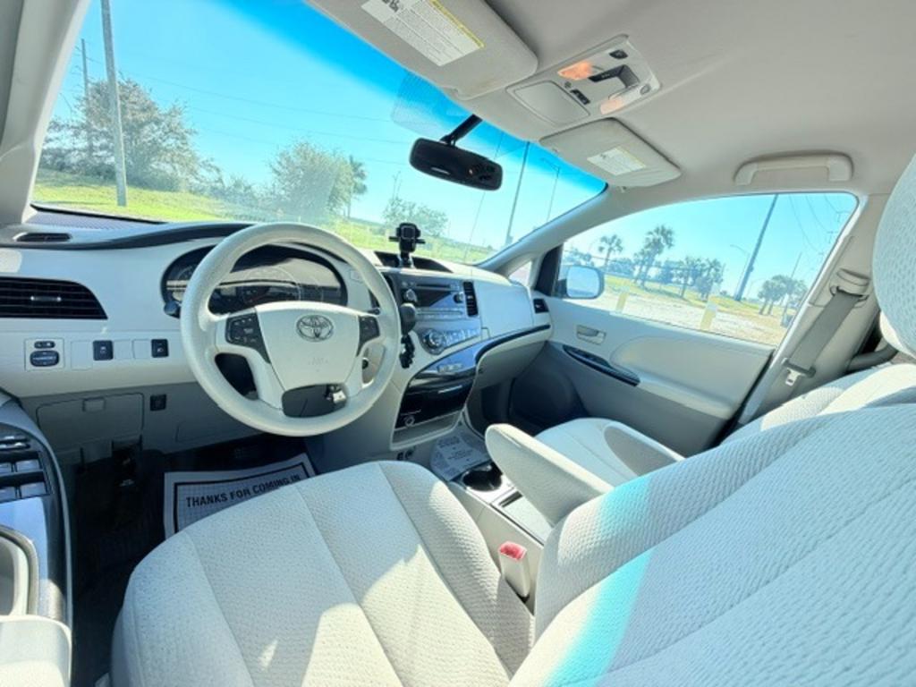 2013 Toyota Sienna - $9,995