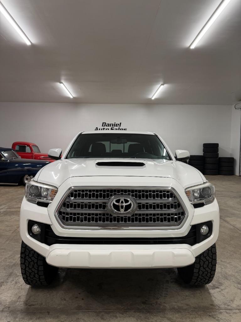 2017 Toyota Tacoma - $19,950