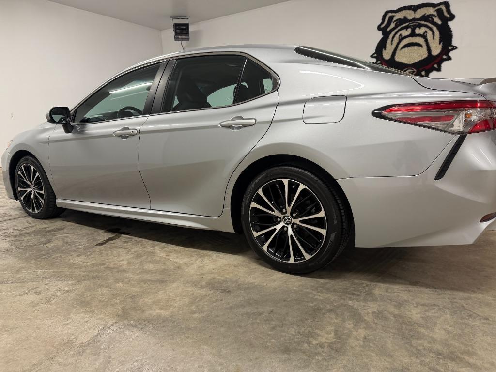 2018 Toyota Camry - $14,750