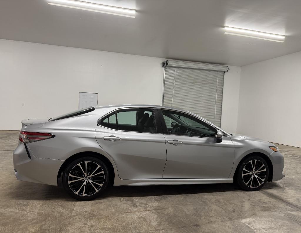 2018 Toyota Camry - $14,750