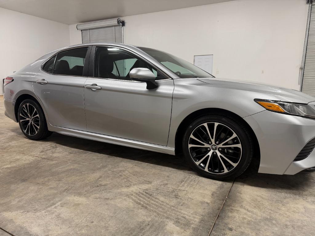 2018 Toyota Camry - $14,750