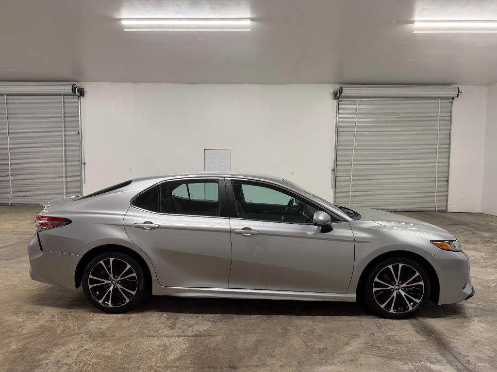 2018 Toyota Camry - $14,750
