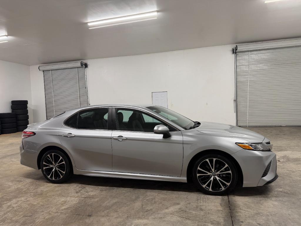 2018 Toyota Camry - $14,750