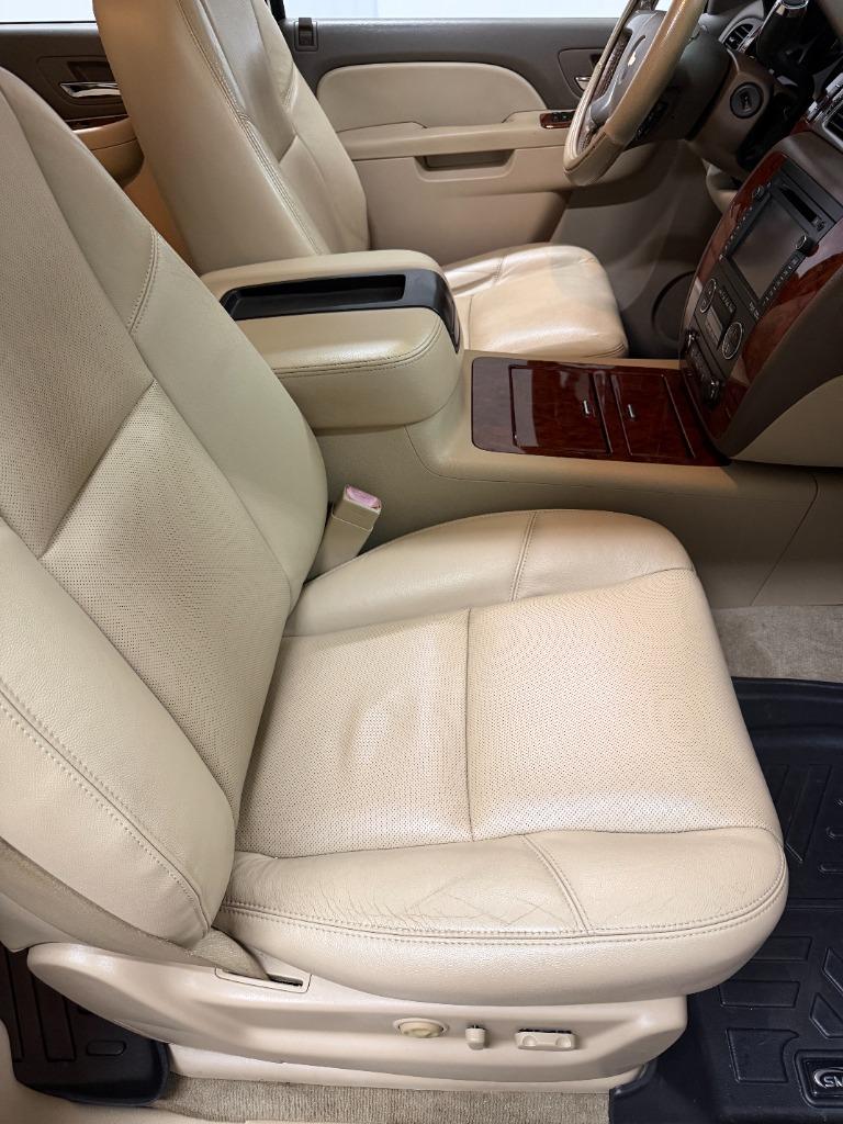 2013 Chevrolet Suburban - $9,349
