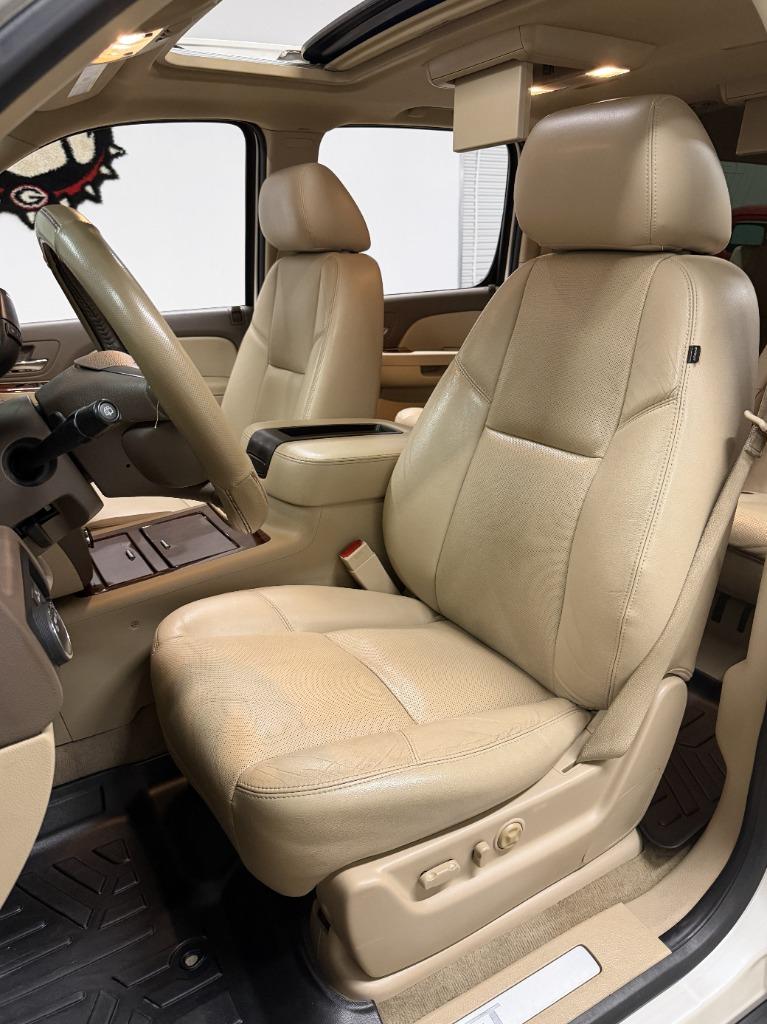2013 Chevrolet Suburban - $9,349