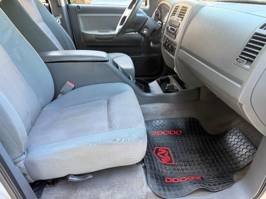 2005 Dodge Dakota - $7,950