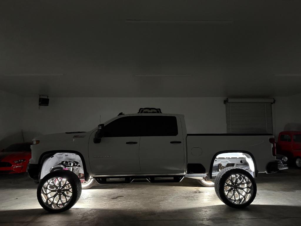 2025 Chevrolet Silverado 2500HD Custom Z71 Crew Cab 4WD - $50,950