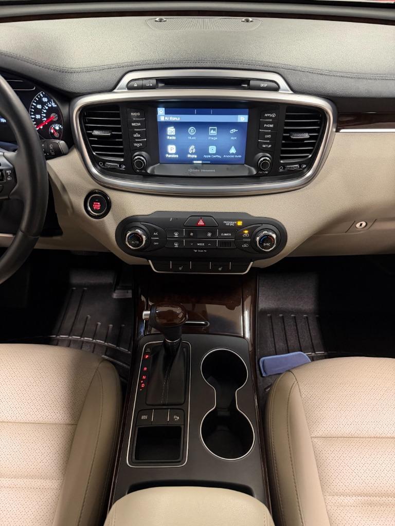 2017 Kia Sorento - $14,425