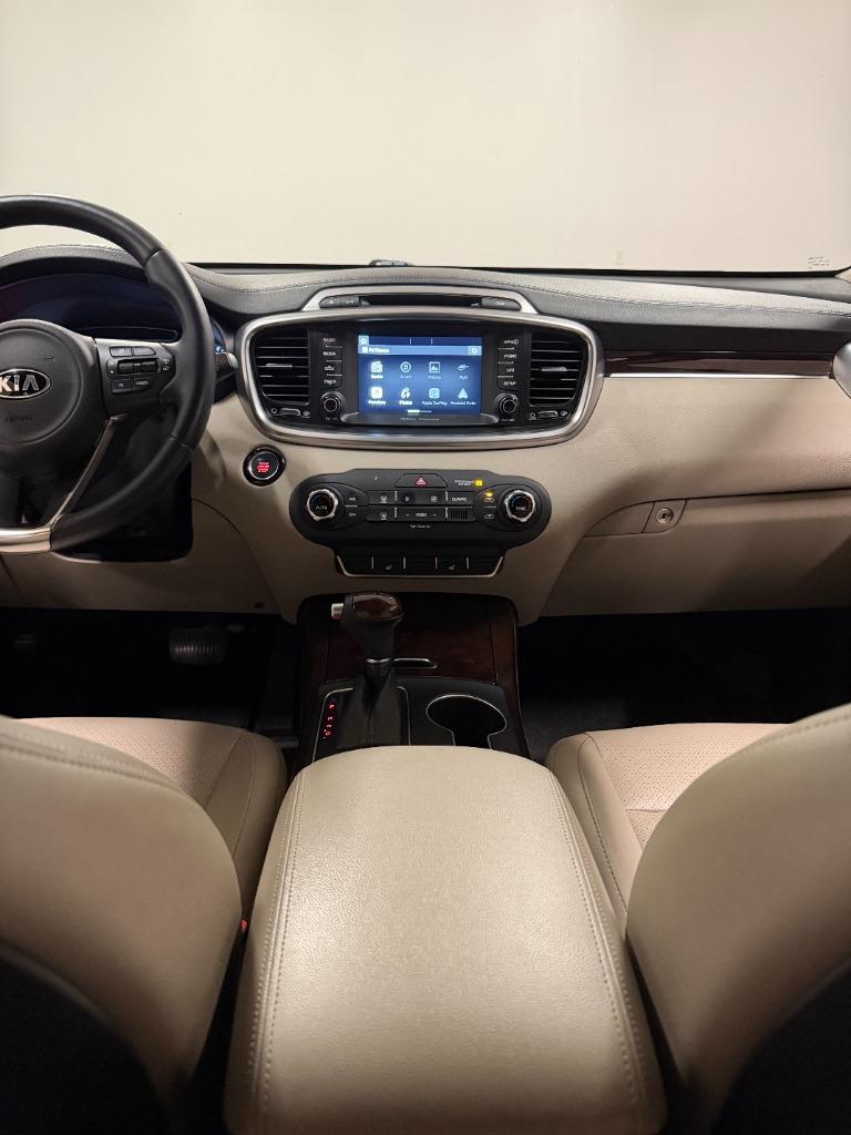 2017 Kia Sorento - $14,425