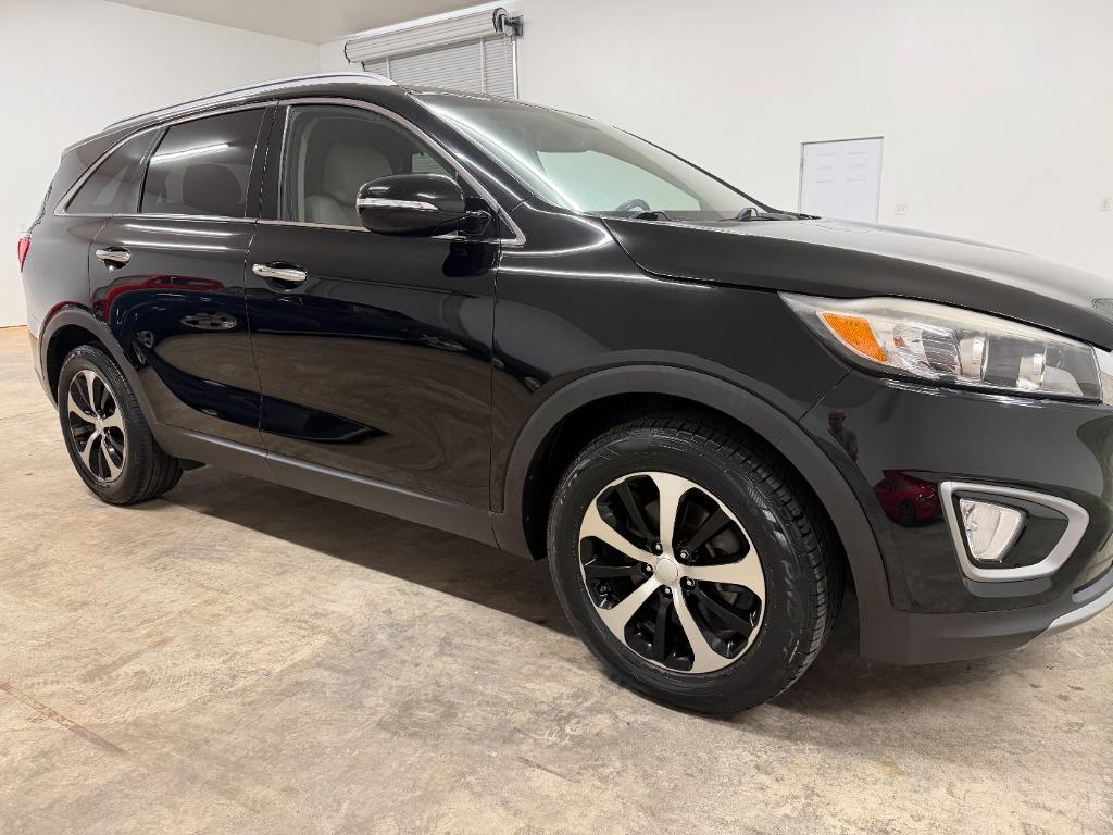 2017 Kia Sorento - $14,425