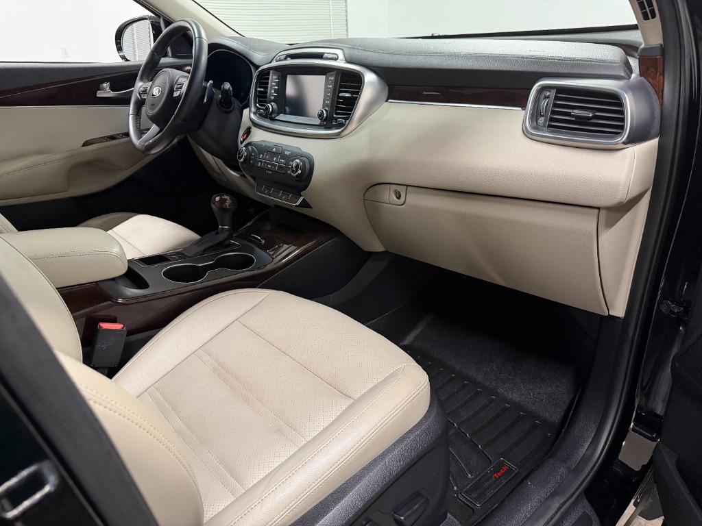 2017 Kia Sorento - $14,425