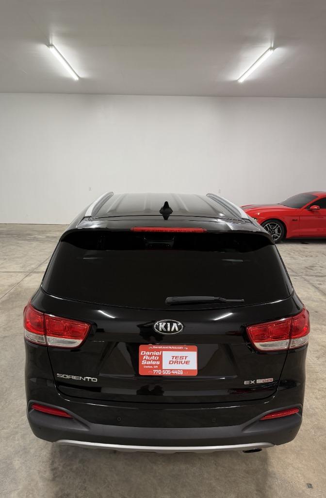 2017 Kia Sorento - $14,425