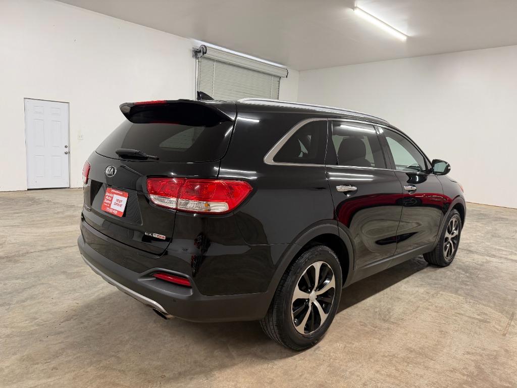 2017 Kia Sorento - $14,425