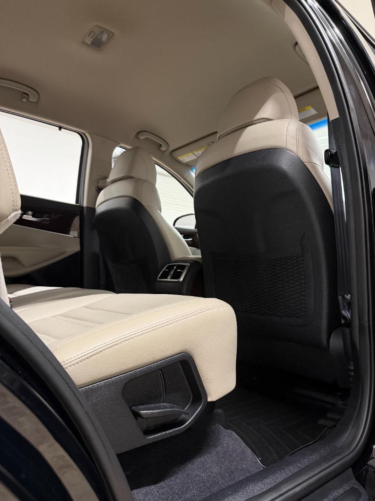 2017 Kia Sorento - $14,425