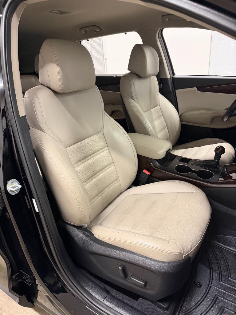 2017 Kia Sorento - $14,425