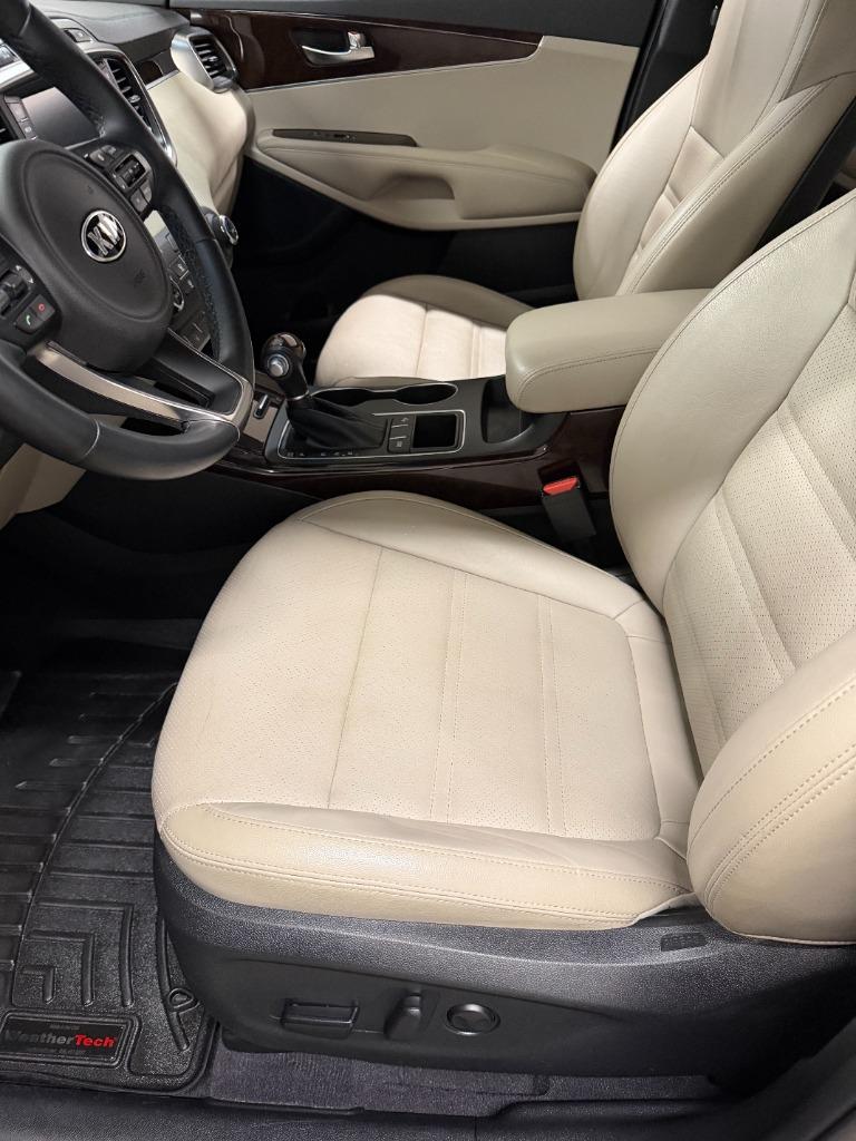 2017 Kia Sorento - $14,425