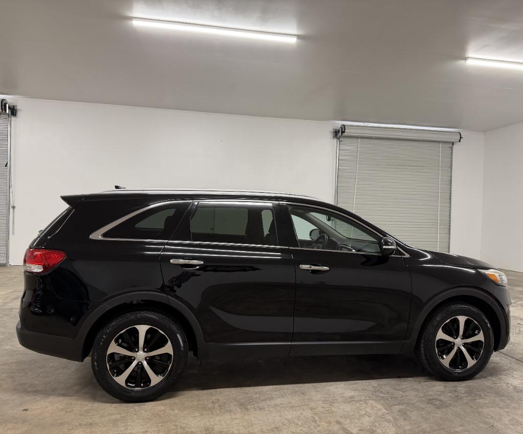 2017 Kia Sorento - $14,425