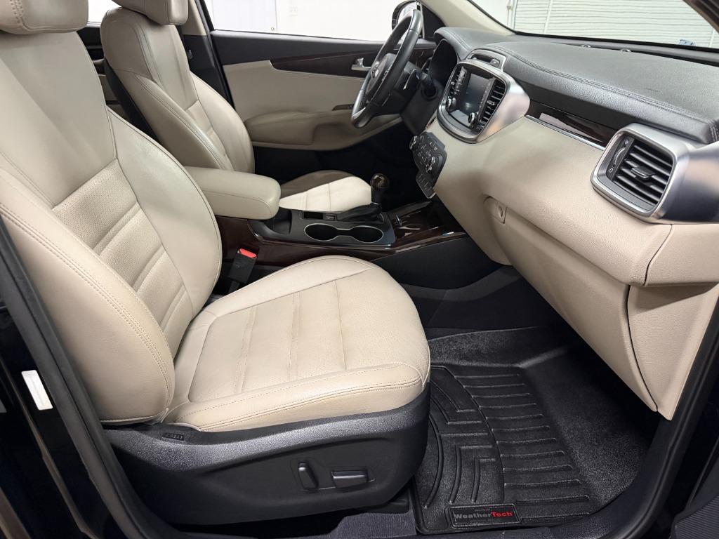 2017 Kia Sorento - $14,425